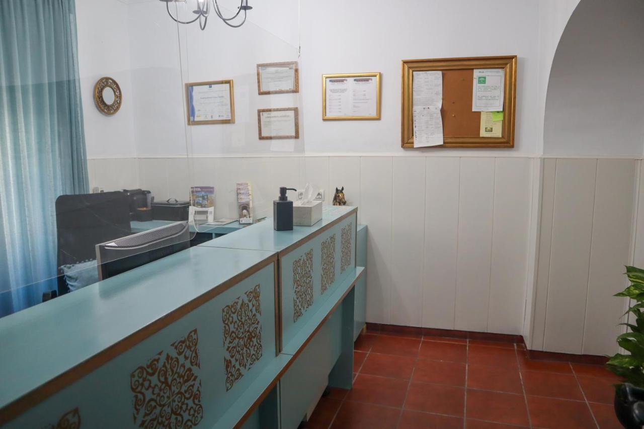 Apartamentos Turisticos Casa Cantillo Carmona  Extérieur photo