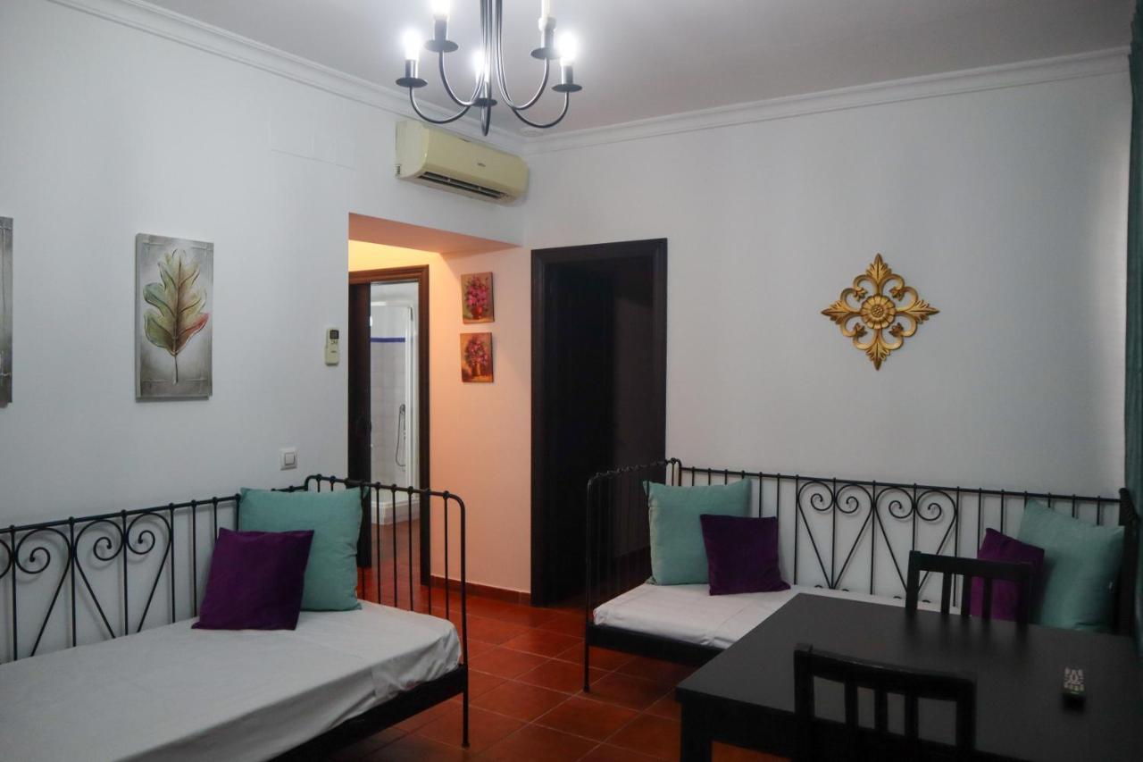 Apartamentos Turisticos Casa Cantillo Carmona  Extérieur photo