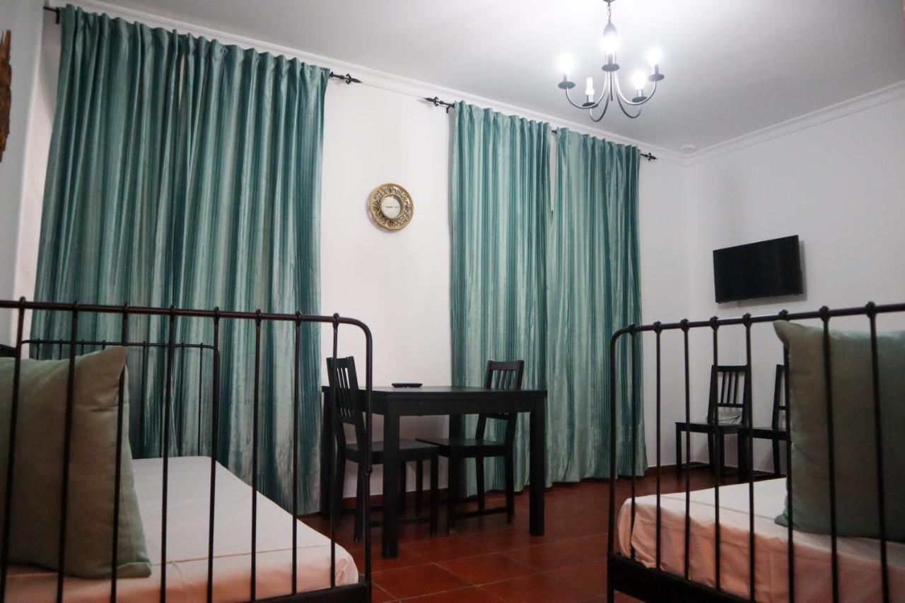 Apartamentos Turisticos Casa Cantillo Carmona  Extérieur photo