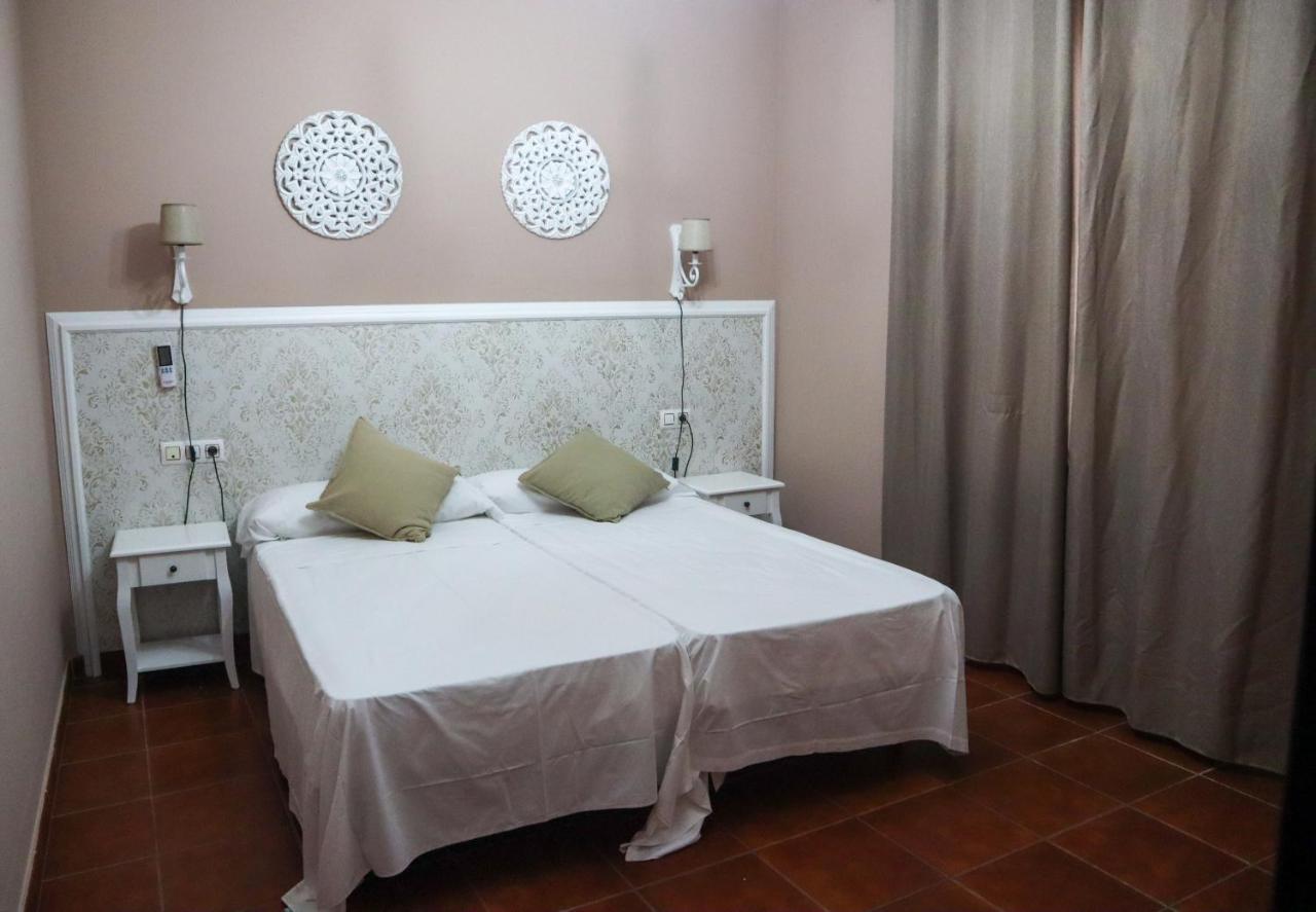 Apartamentos Turisticos Casa Cantillo Carmona  Extérieur photo
