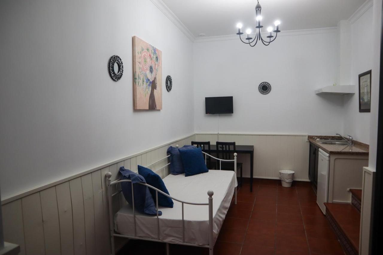 Apartamentos Turisticos Casa Cantillo Carmona  Extérieur photo